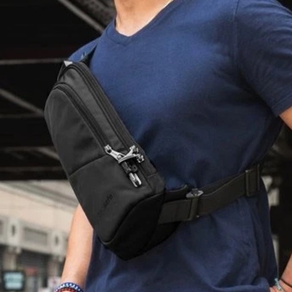 Pacsafe Other - NWOT pacsafe Vibe 150 2.5 Liter Anti Theft Sling Pack, Black Jet Black